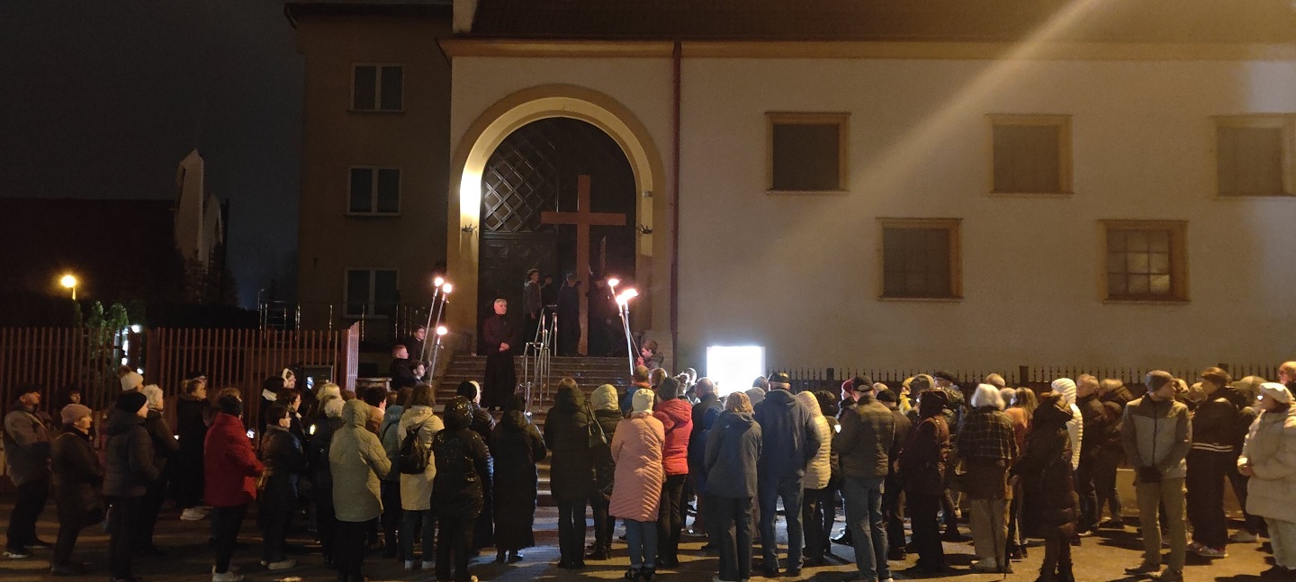 Droga Krzyżowa ulicami parafii